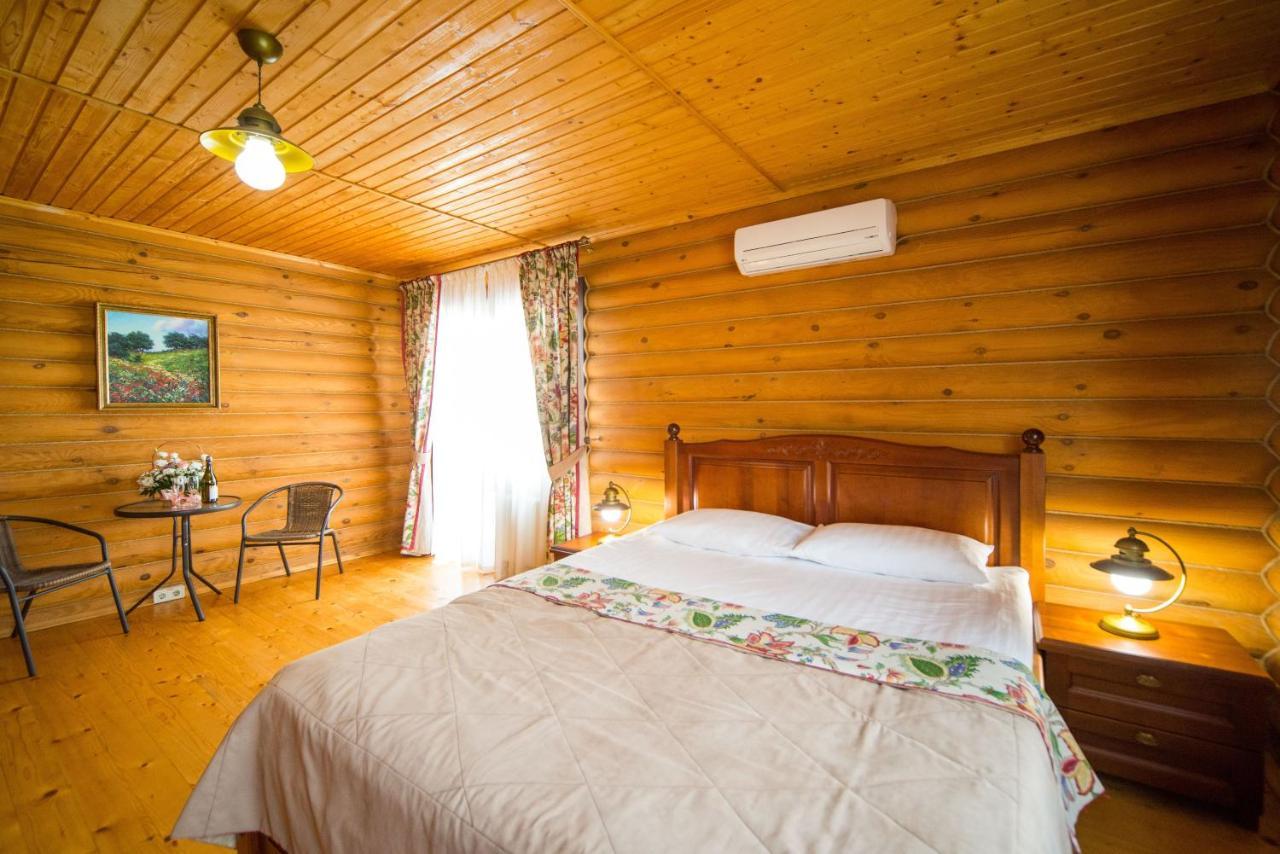 Комплекс Відпочинку Пампушка & Подушка Hotel Burlach'ya Balka Bagian luar foto