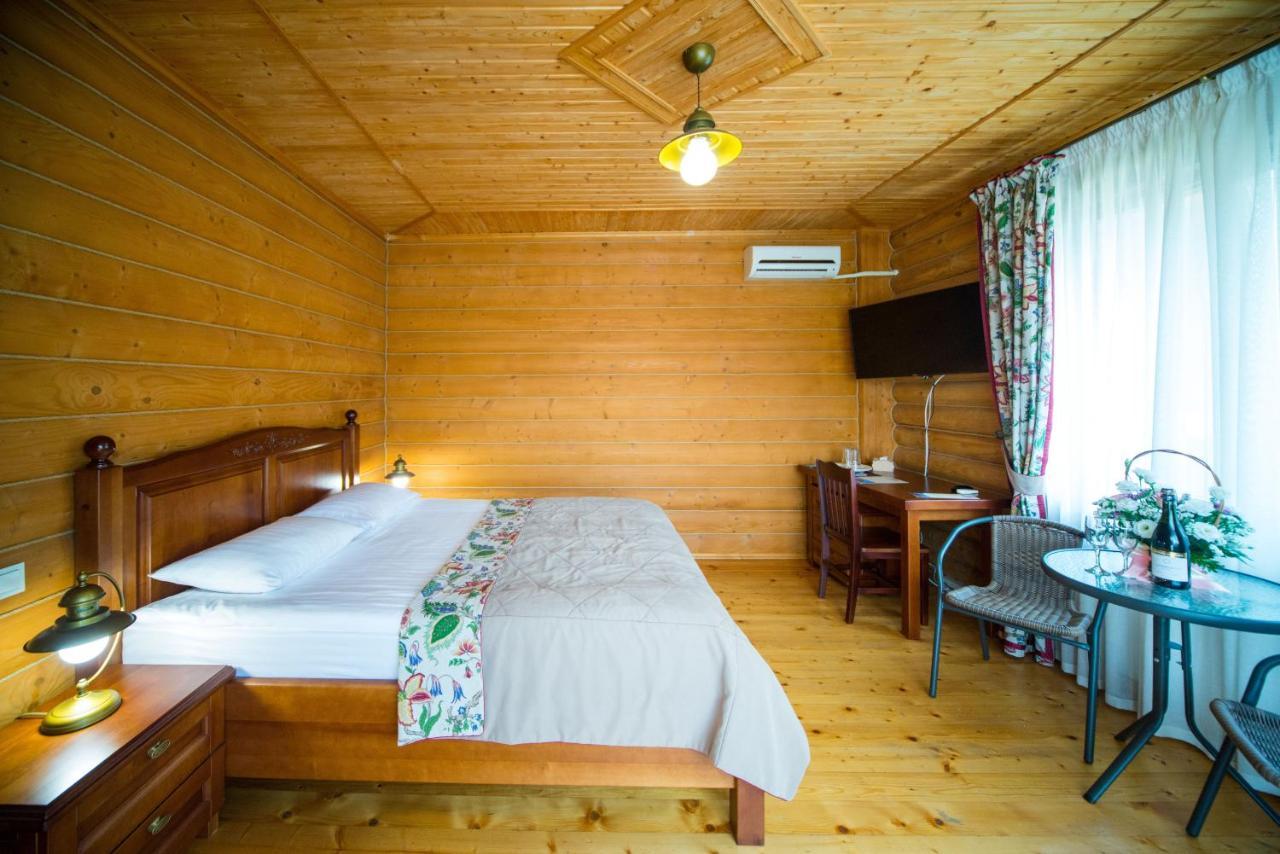 Комплекс Відпочинку Пампушка & Подушка Hotel Burlach'ya Balka Bagian luar foto