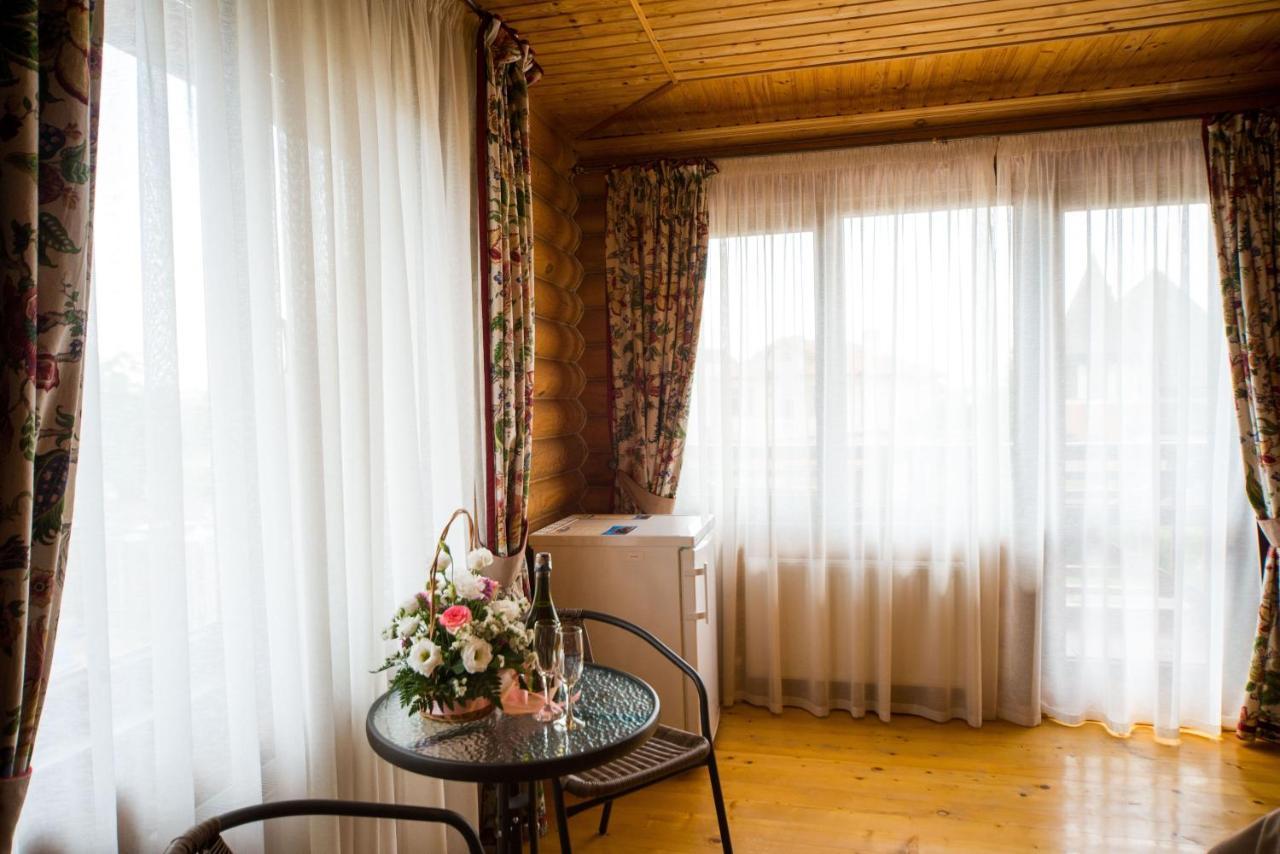 Комплекс Відпочинку Пампушка & Подушка Hotel Burlach'ya Balka Bagian luar foto