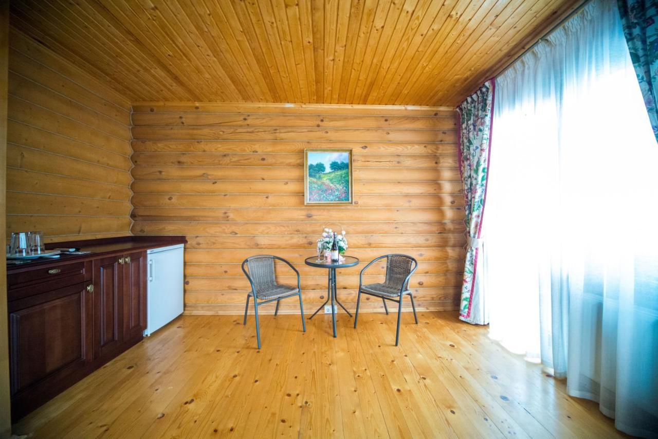 Комплекс Відпочинку Пампушка & Подушка Hotel Burlach'ya Balka Bagian luar foto