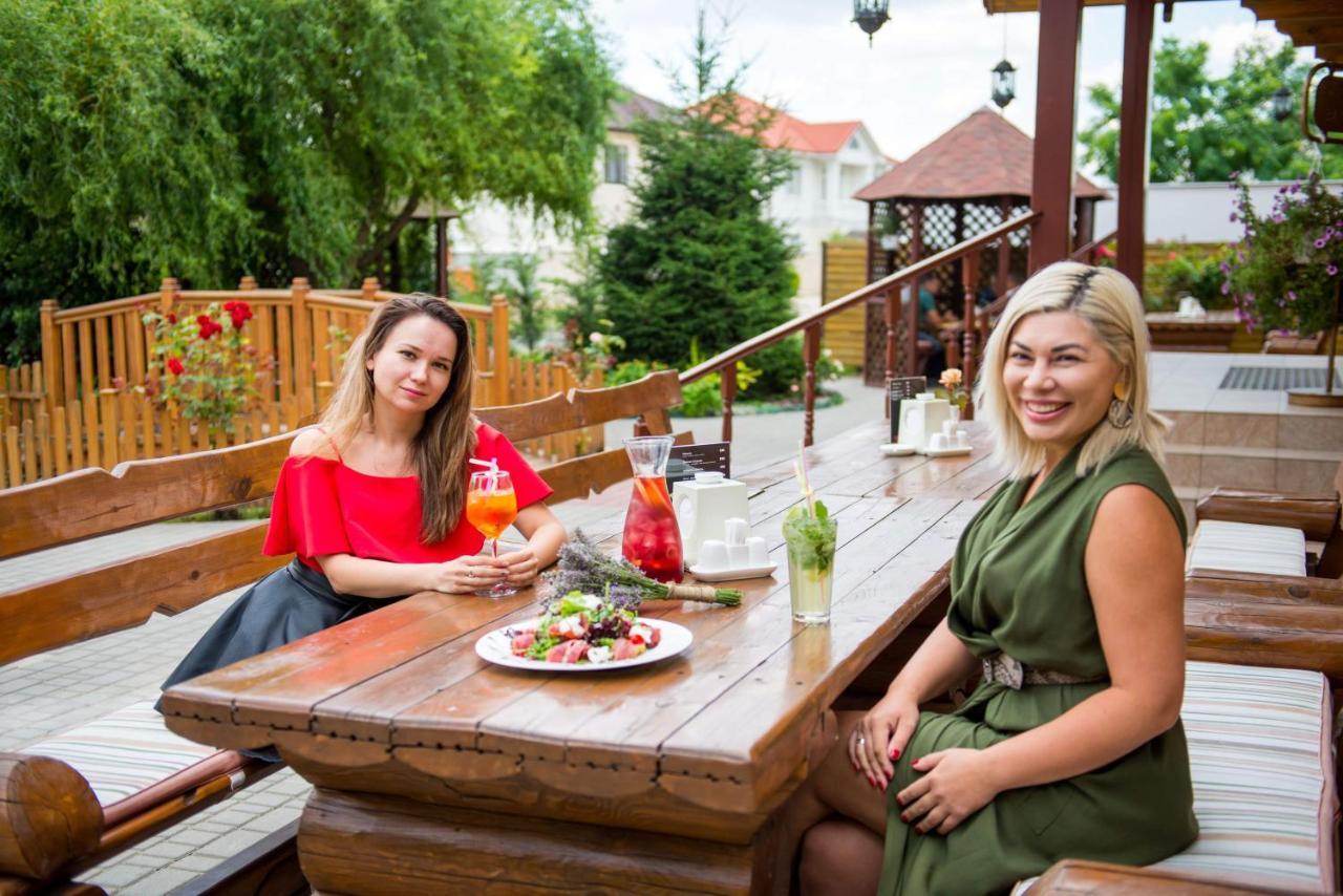 Комплекс Відпочинку Пампушка & Подушка Hotel Burlach'ya Balka Bagian luar foto