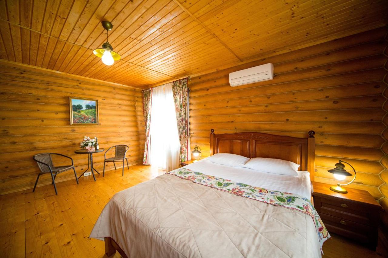 Комплекс Відпочинку Пампушка & Подушка Hotel Burlach'ya Balka Bagian luar foto