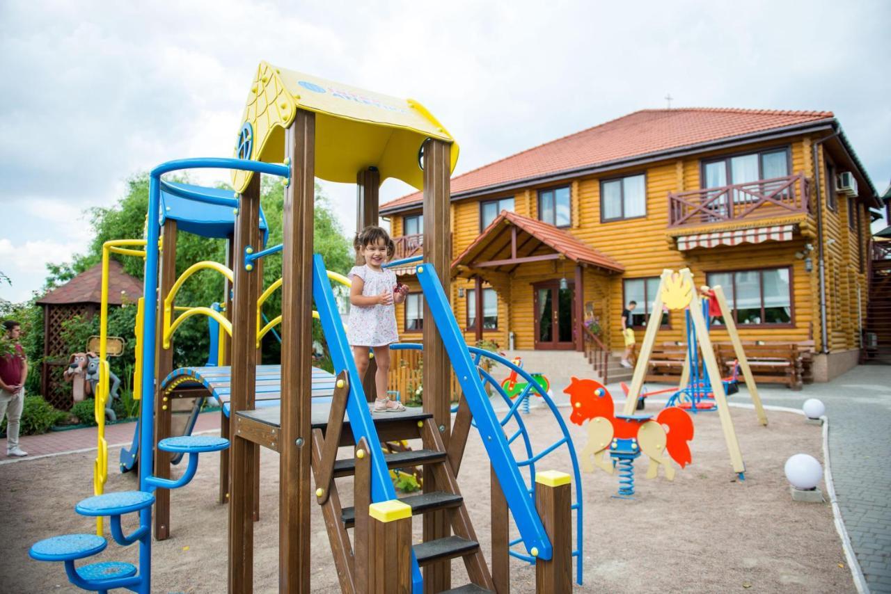Комплекс Відпочинку Пампушка & Подушка Hotel Burlach'ya Balka Bagian luar foto